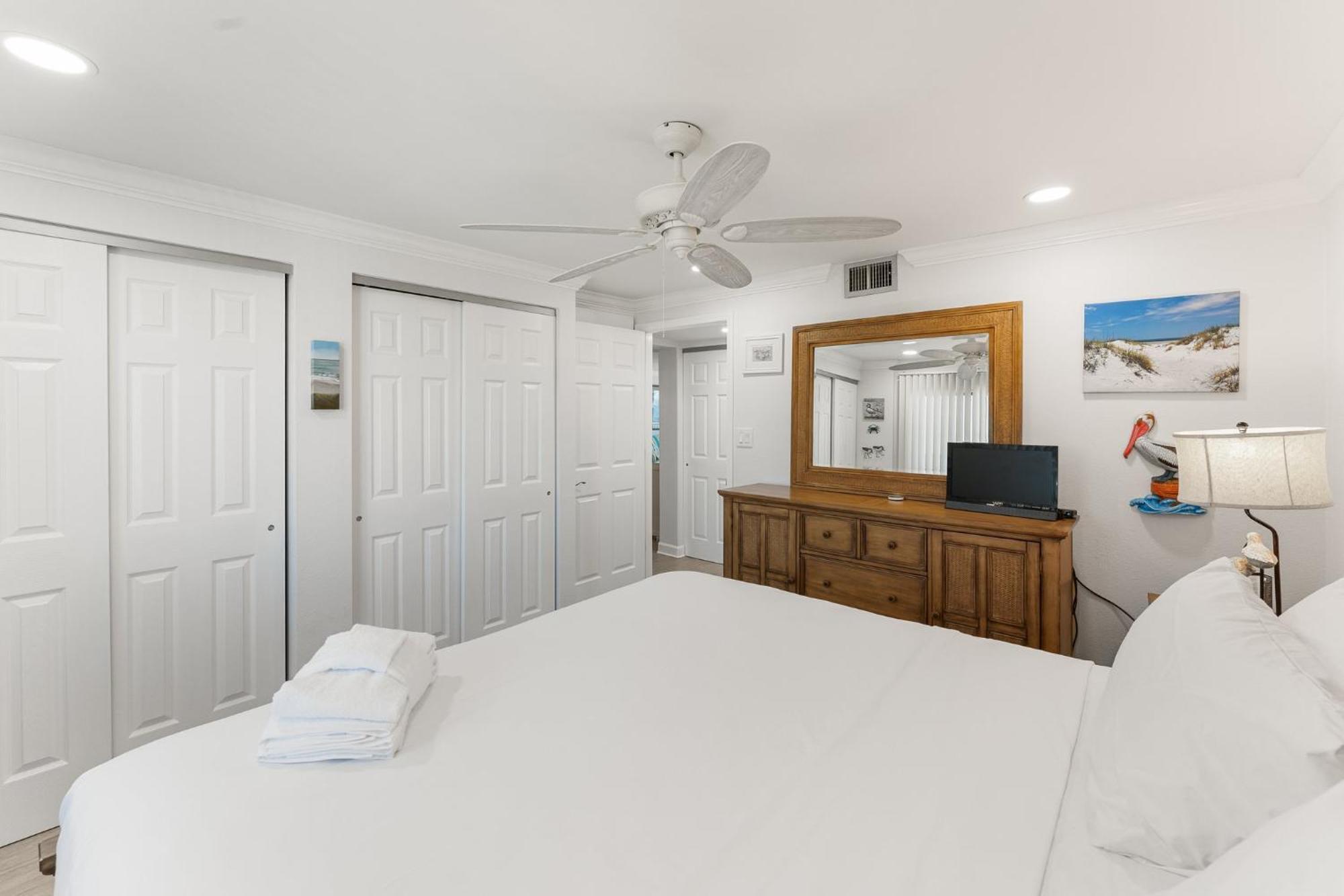 Beautiful Front Paradise At Pinnacle Port B2-608! *